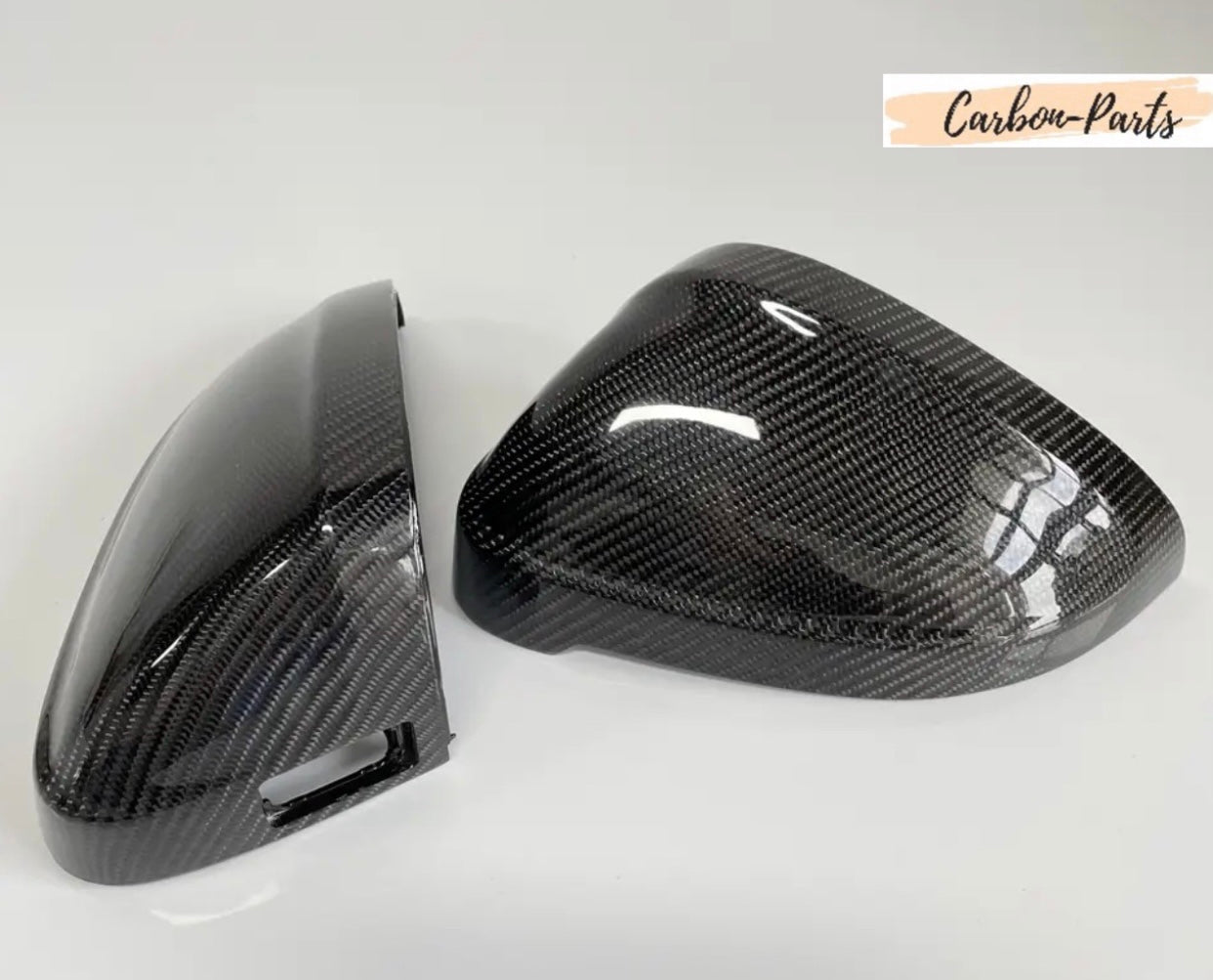 Echt-Carbon Spiegelkappen für Audi B9 & F5 – verfügbar mit Side Assist Aussparung.