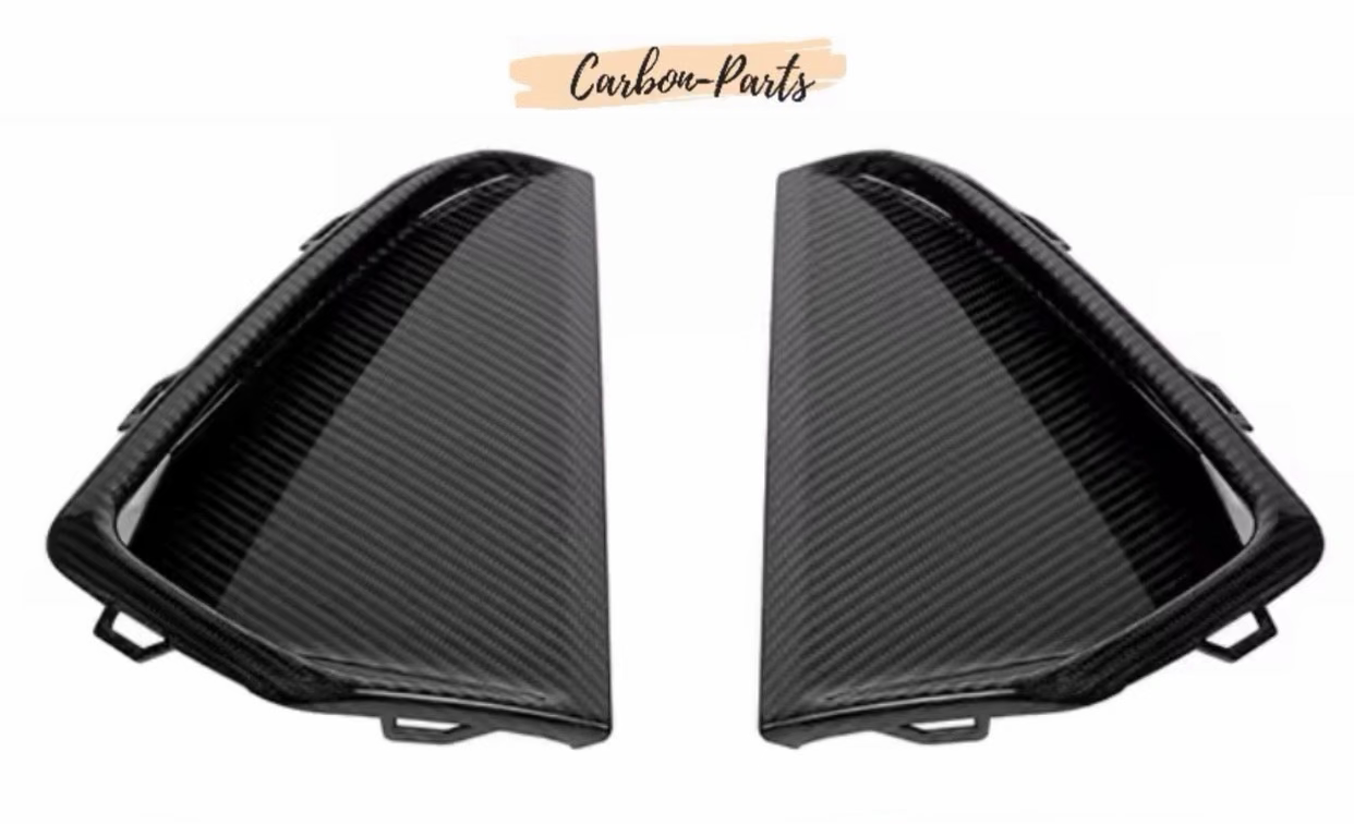 UV-beständiges Hochglanz-Finish der RS3 8Y Facelift Carbon Lufteinlässe.