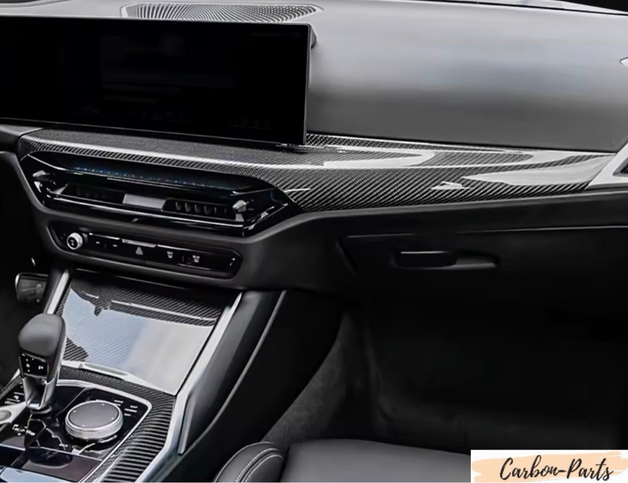 Carbon-Interieur Akzente für die elektrischen BMW i4 Performance Modelle ab 2025.