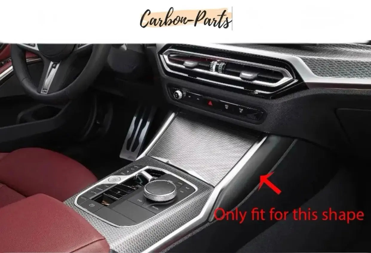 Gesamtansicht der installierten Echt-Carbon Kniepads im BMW G-Serie Cockpit.