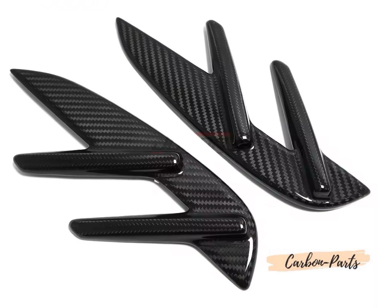 Hochwertige Echt-Carbon Kotflügel-Emblem-Abdeckungen für den BMW M3 Touring G81.