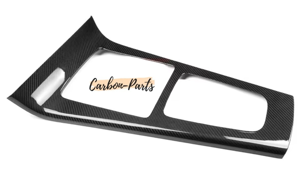 Hochwertiges Echt-Carbon Interieur-Upgrade für die Mercedes A35 und A45 AMG Mittelkonsole.