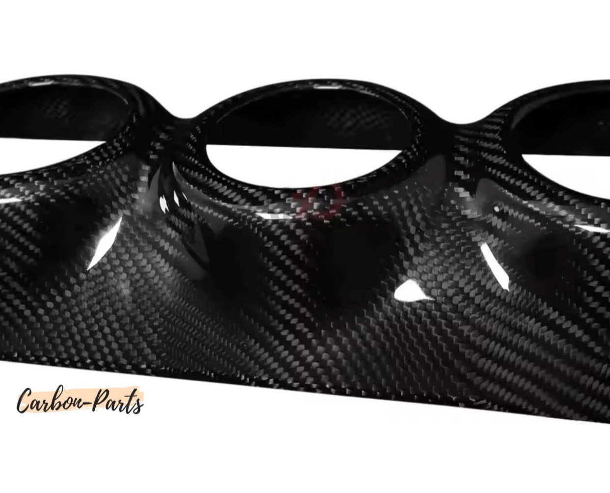 Carbon-Rahmen Set für die seitlichen und mittleren Lüftungsdüsen im Mercedes W177 / C118.