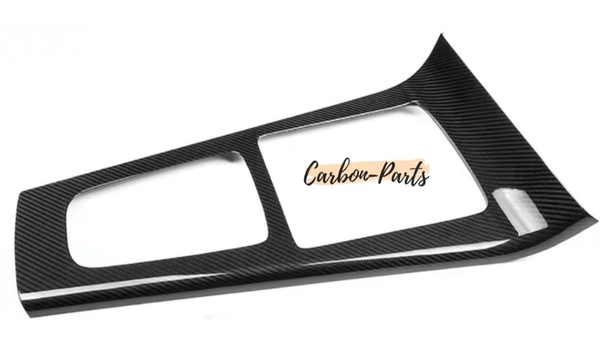 Carbon-Cover zum Schutz der Klavierlack-Mittelkonsole im Mercedes W177 und C118.