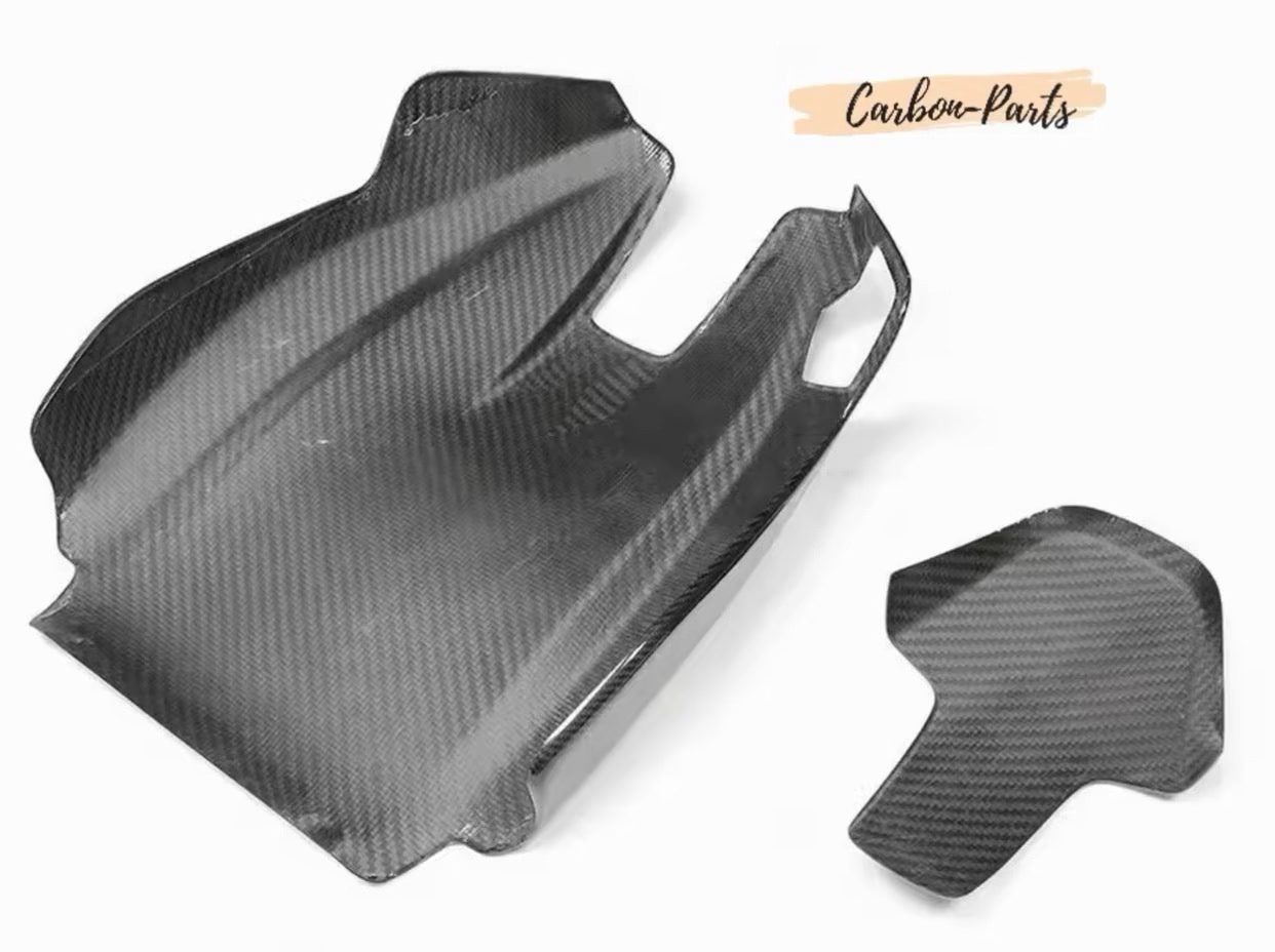 Einfache Montage der Carbon Sitz-Cover im BMW M-Performance Look.