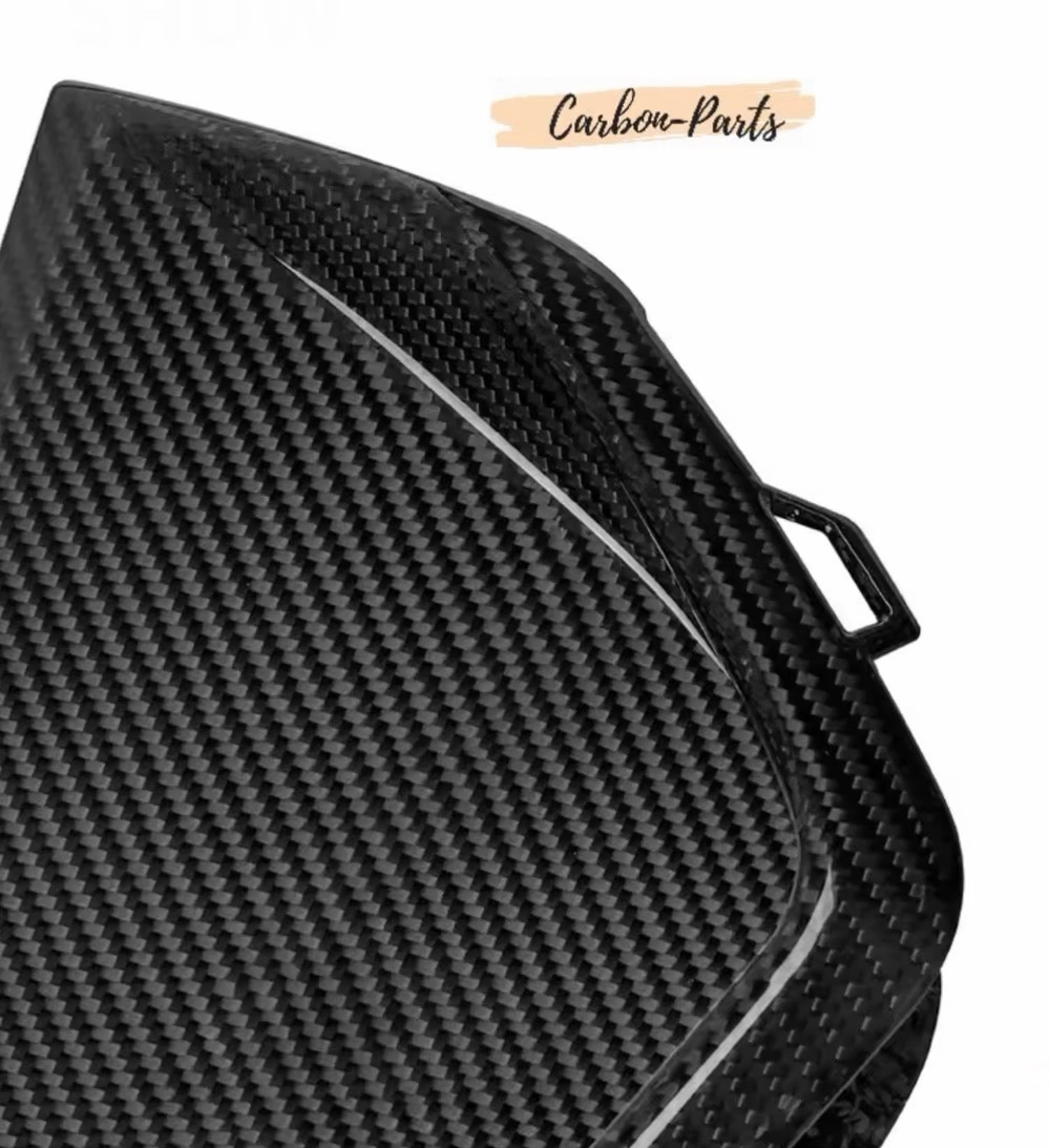 Detailansicht der 2x2 Carbon-Gewebestruktur für Audi RS3 8Y Facelift Lufteinlässe.