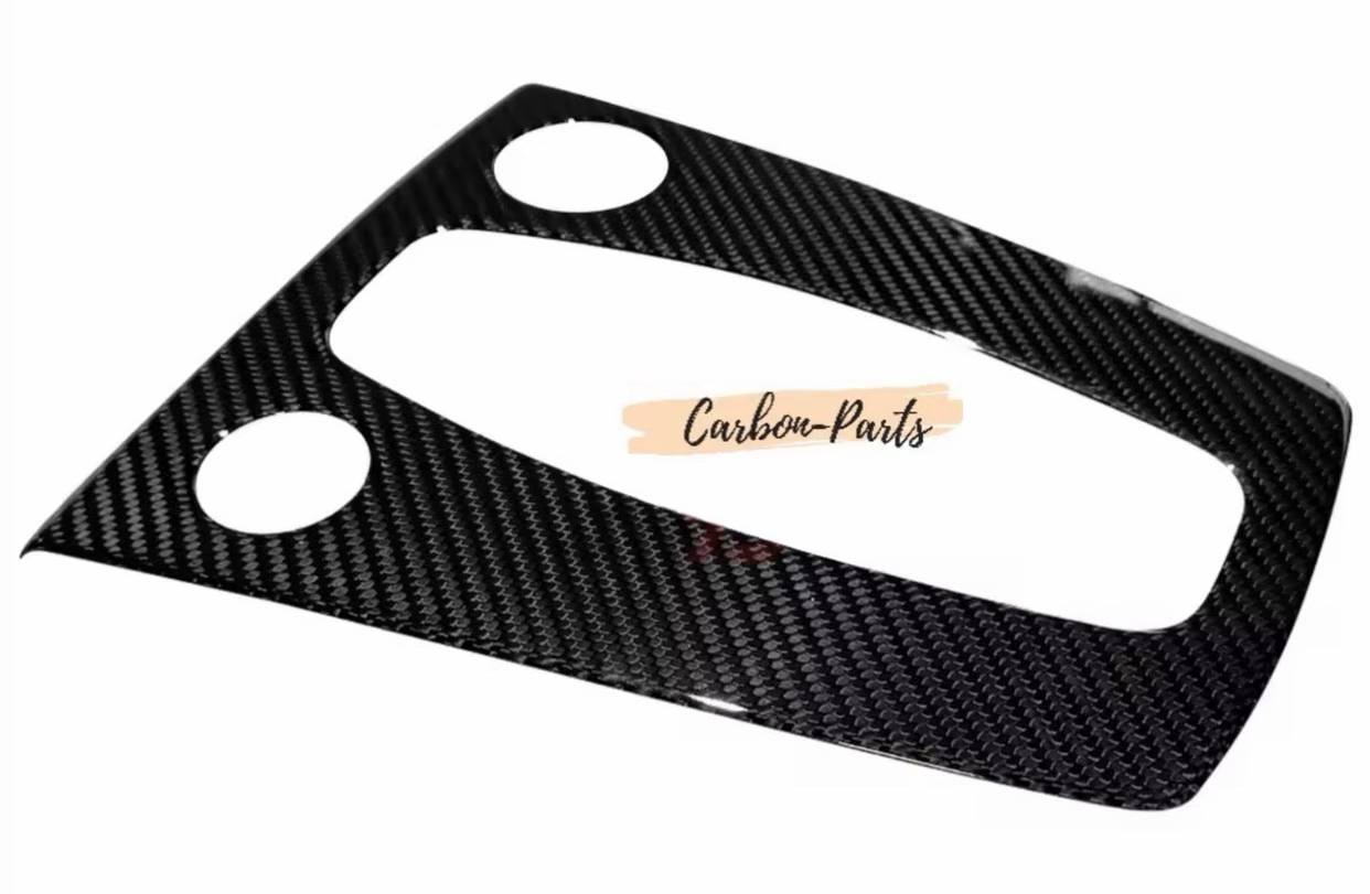 Detailansicht der präzisen 3K Sichtcarbon-Struktur für das Audi A3/S3/RS3 Facelift-Interieur.⁠