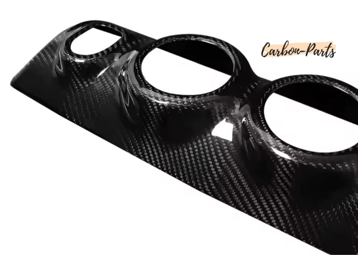 Millimetergenaue Passform der Carbon-Cover auf den originalen Mercedes Lüftungsdüsen.