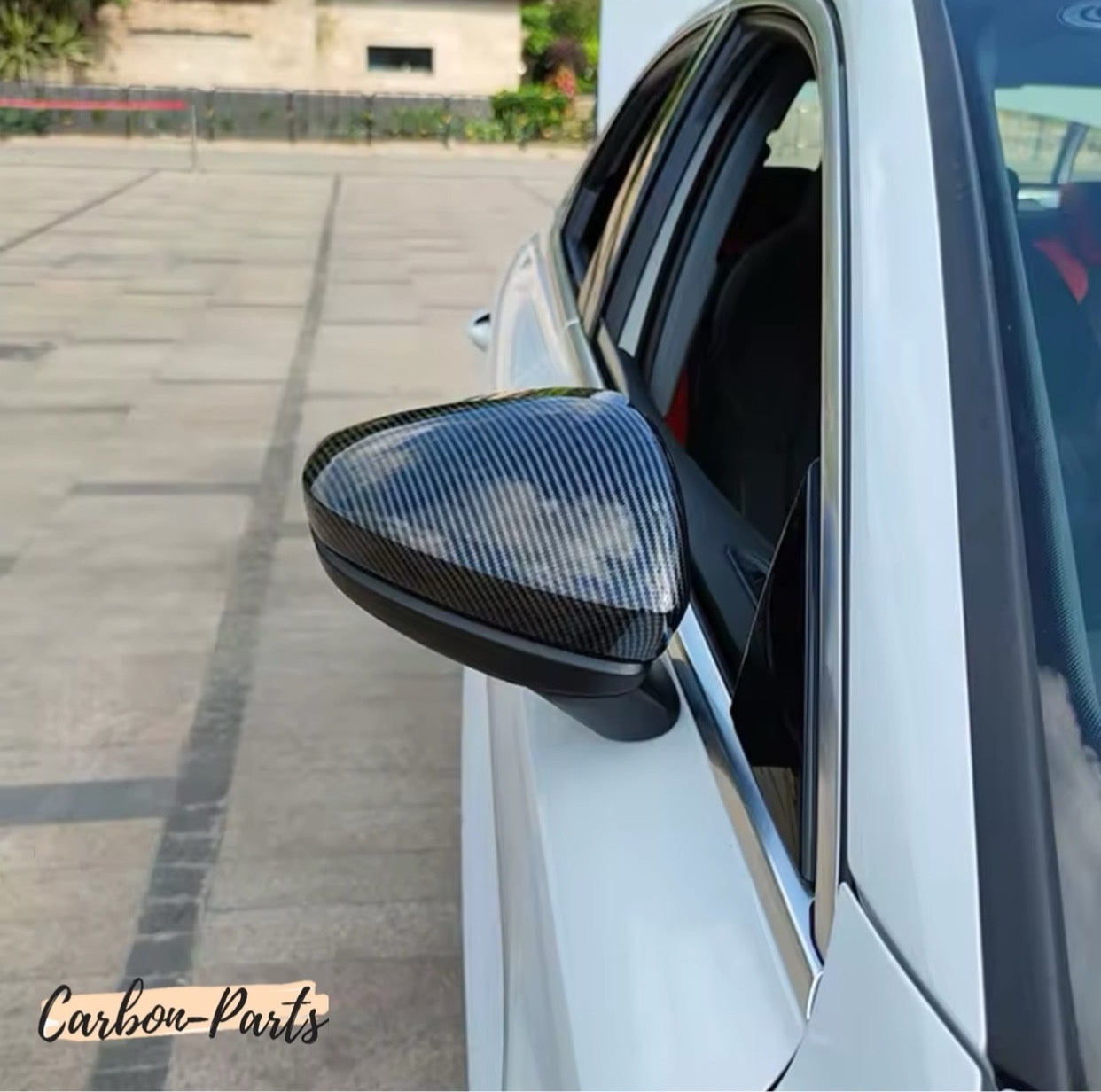 Passgenaue Spiegelkappen im Carbon-Look für eine einfache Montage am Audi 8Y.