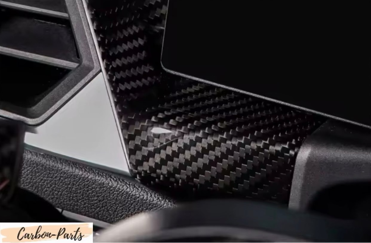 Optischer Vergleich: Standard-Armaturenbrett vs. Echt-Carbon Upgrade im BMW G20/G22.