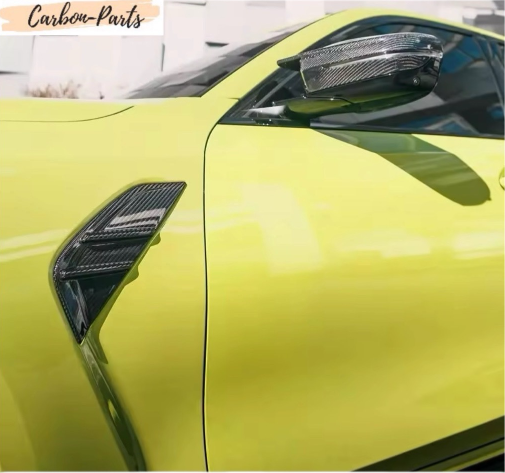 Optischer Vergleich: Standard Kotflügel-Blenden vs. Echt-Carbon Upgrade am BMW M.