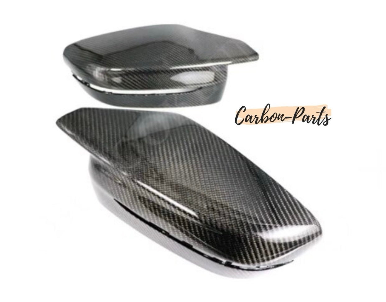Optischer Vergleich: Standard BMW Spiegelkappe vs. aggressives M-Design in Echt-Carbon.